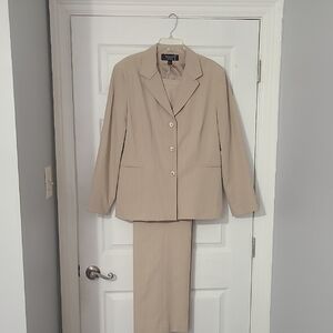 Signature by Larry Levine Taupe Beige Two-Piece Pantsuit